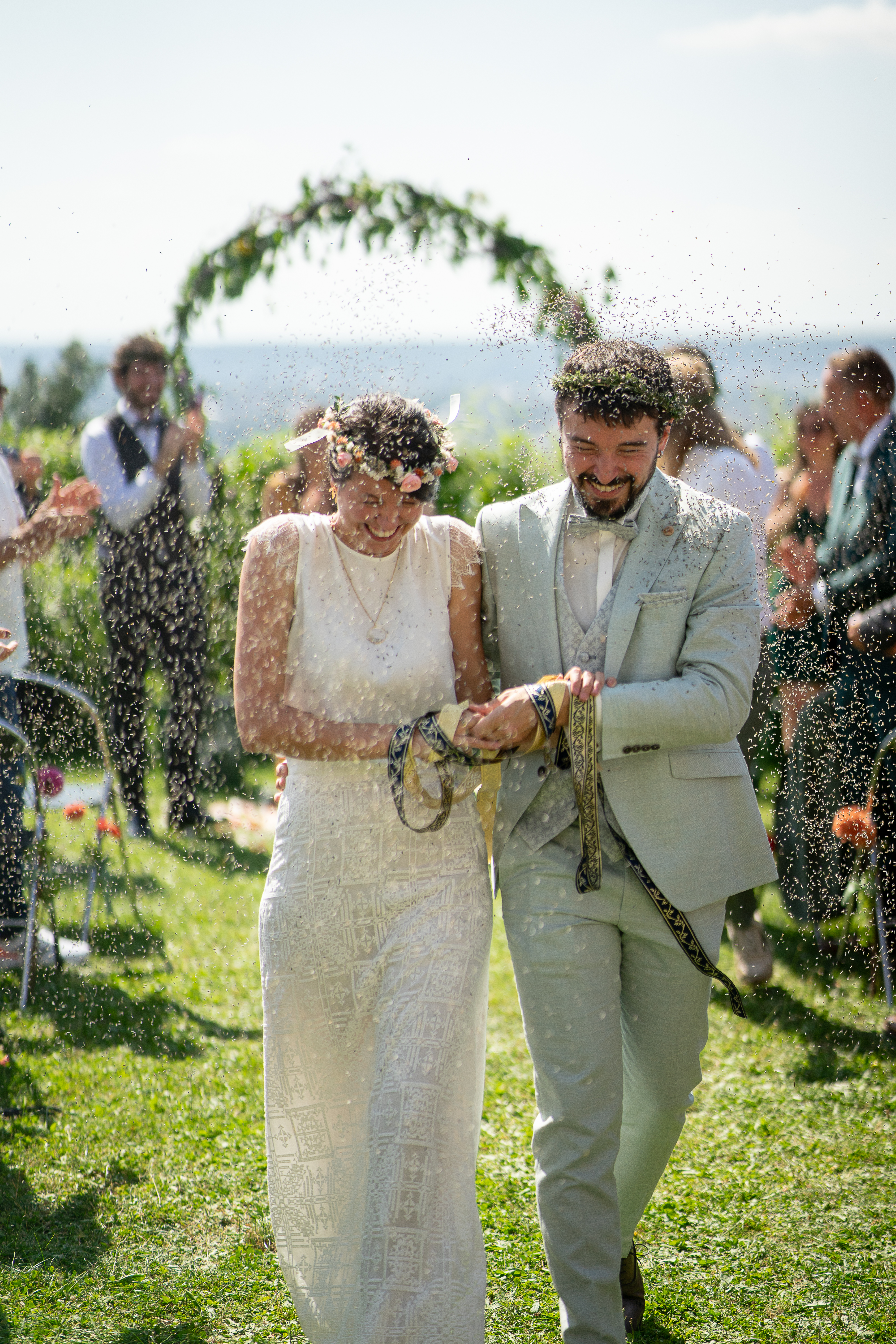 Mariage, detail des mains.